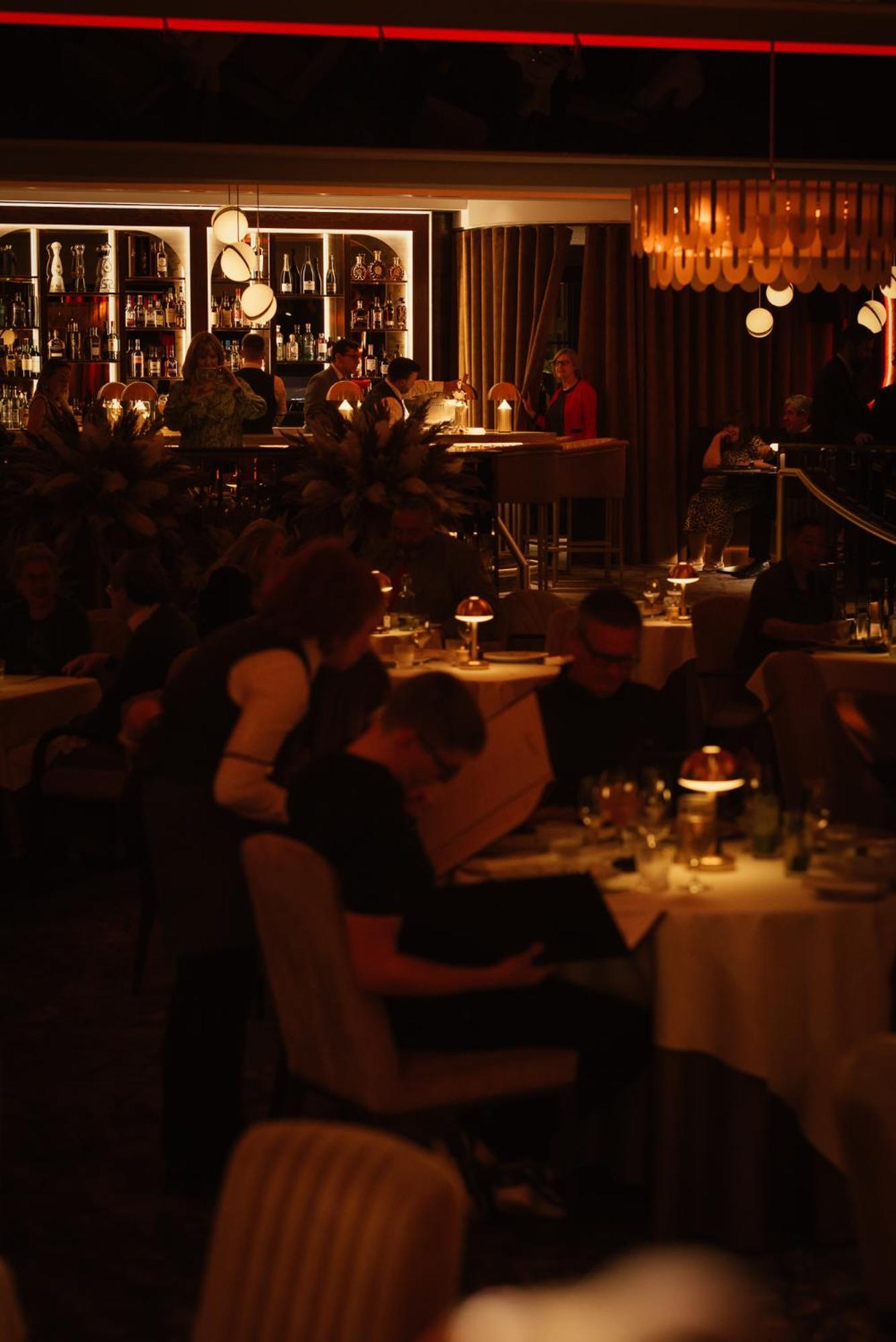 Crossbasket Castle Hotel & Restaurant High Blantyre Esterno foto
