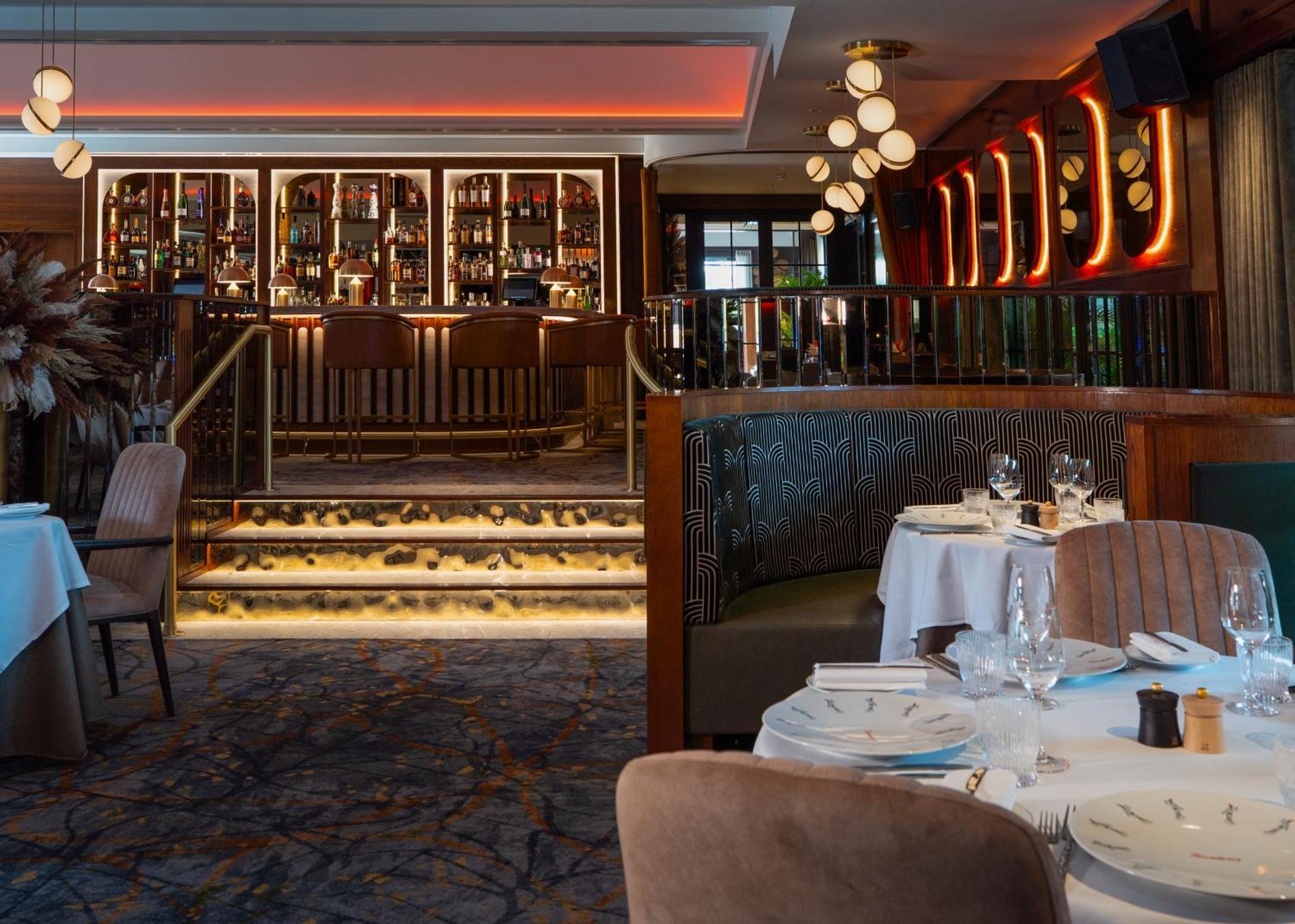 Crossbasket Castle Hotel & Restaurant High Blantyre Esterno foto