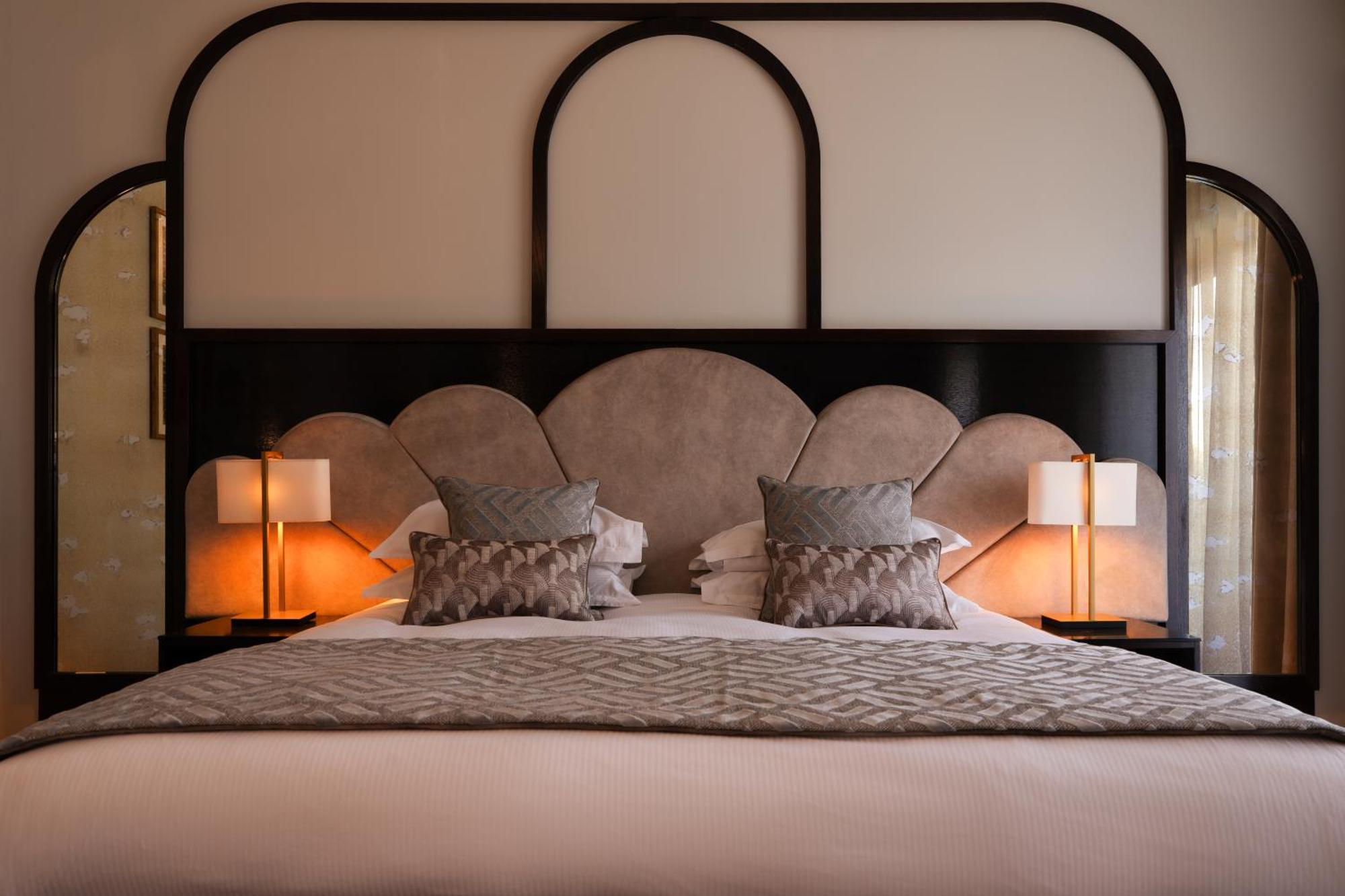 Crossbasket Castle Hotel & Restaurant High Blantyre Esterno foto