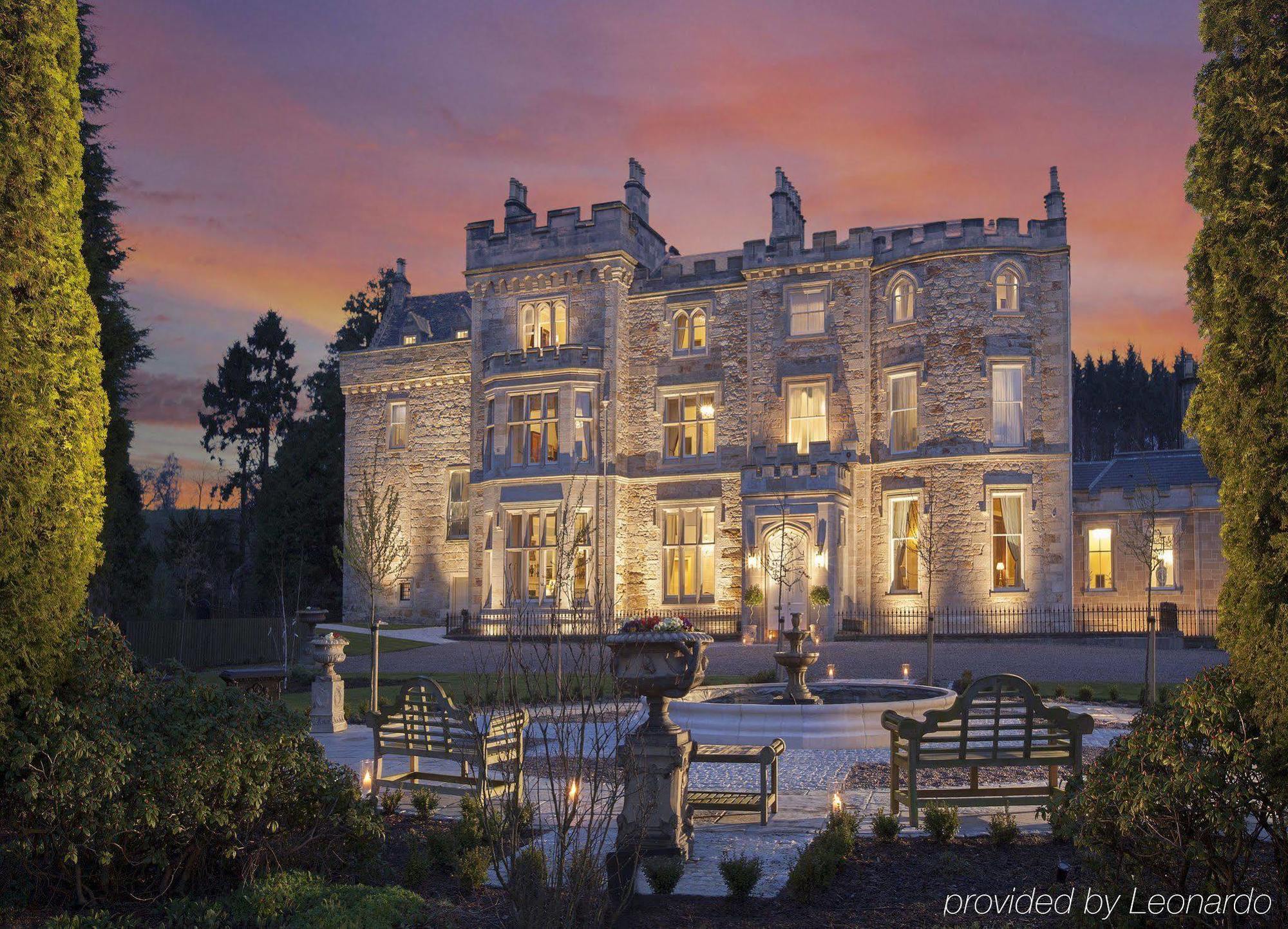 Crossbasket Castle Hotel & Restaurant High Blantyre Esterno foto