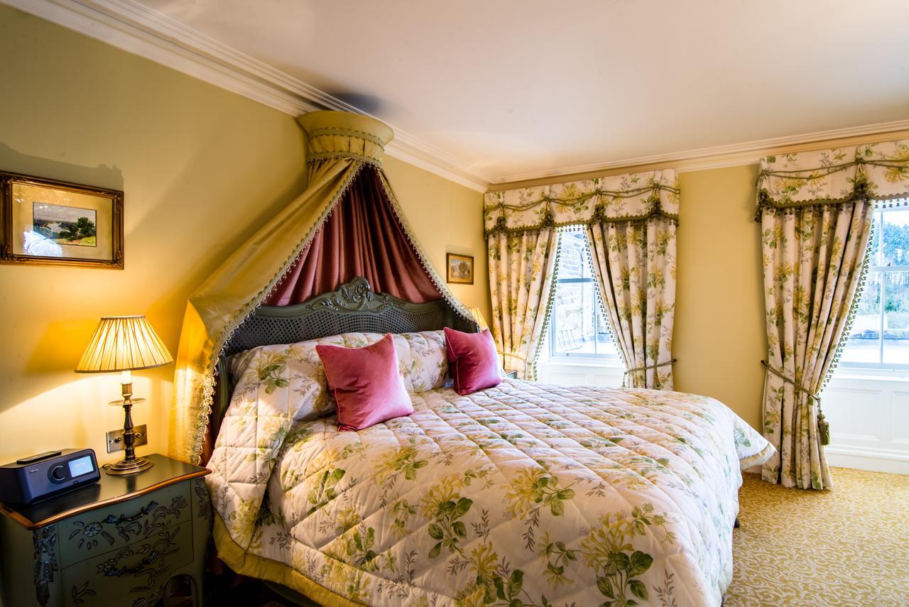 Crossbasket Castle Hotel & Restaurant High Blantyre Esterno foto