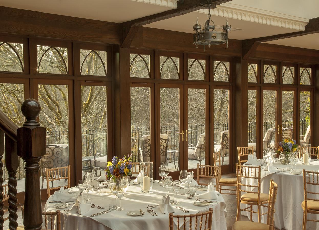 Crossbasket Castle Hotel & Restaurant High Blantyre Esterno foto